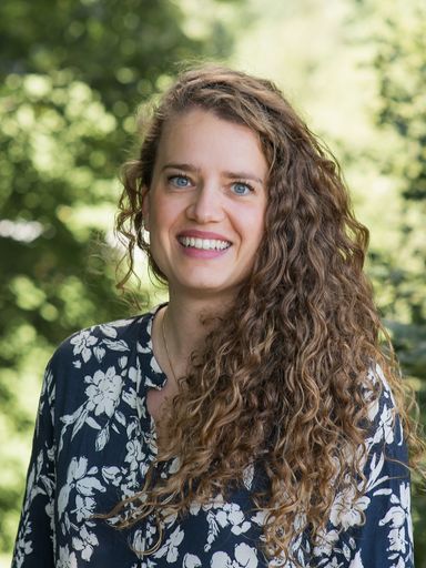 "Feinfühligkeit von Vätern hängt nicht nur von
deren eigenen Bindungs- und Beziehungserfahrungen ab, sondern vor
allem von ihrer Fähigkeit zu Mentalisieren. Die gute Nachricht:
Diese Fähigkeit kann gezielt auch im Erwachsenenalter erlernt und
trainiert werden“, so Studienleiterin Antonia Dinzinger.