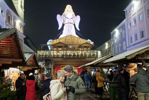 Vorschau Bild von Welser Weihnachtswelt mit dem wahrscheinlich
größten Christkind der Welt