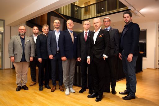 Das Team der A & H Investors: v.l.n.r. Martin
Geiger, Philippe Beaulieu, Heimo Leitgeb, Florian Schicker,
Alexander Knourek, Mario Walgram, Florian Koschat, Gerhard Donner,
Milan Jacon