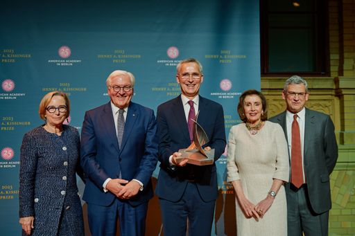 Sandra Peterson, Frank-Walter Steinmeier, Jens Stoltenberg, Nancy
Pelosi, Daniel Benjamin bei der 2023 Henry-A.-Kissinger-Preis, 11.
Nov. 2023 / Die Verwendung dieses Bildes für redaktionelle Zwecke
ist unter Beachtung aller mitgeteilten Nutzungsbedingungen zulässig
und dann auch honorarfrei. Veröffentlichung ausschließlich mit
Bildrechte-Hinweis.