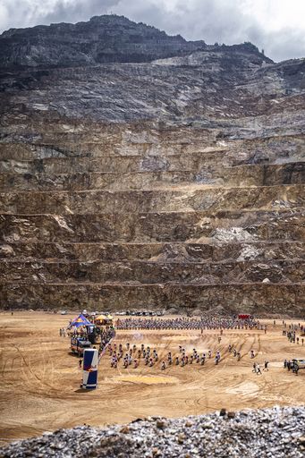 Der beeindrickende Start der 500 qualifizierten
Fahrer des Red Bull Erzbergrodeo gehört zu den Highlights der Hard
Enduro Rennsaison