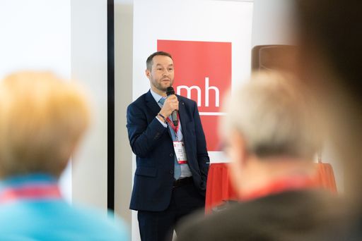 Vorschau Bild von Wolfram Proksch bei seiner aufrüttelnden Keynote
