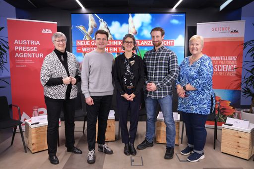  https://www.apa-fotoservice.at/galerie/34758/ - Beim APA-Science
Event diskutierte am 15. 11. 2023 eine hochkarätige
Expert:innenrunde im APA-Pressezentrum über "Neue Gentechnik bei
Pflanzenzucht - weiterhin ein Tabu?".