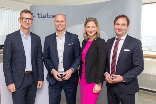 Vorschau Bild von v.l.n.r.: Lukas Keller (Head of Business
Development, Tietoevry Austria), Robert Kaup (Managing Director,
Tietoevry Austria), Christina Wilfinger (Managing Director, SAP
Österreich), Hermann Erlach (General Manager, Microsoft Österreich)