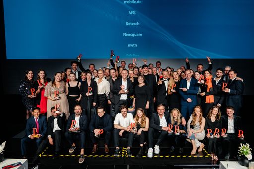 PR Report Awards Gewinnerinnen und Gewinner 2023, Foto: Valentin
Paster / Die Verwendung dieses Bildes für redaktionelle Zwecke ist
unter Beachtung aller mitgeteilten Nutzungsbedingungen zulässig und
dann auch honorarfrei. Veröffentlichung ausschließlich mit
Bildrechte-Hinweis.