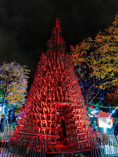 Vorschau Bild von Fancy Village am Weihnachtsdorf im Campus der
Universität Wien