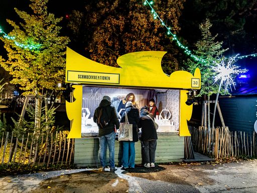 Vorschau Bild von Fancy Village am Weihnachtsdorf im Campus der
Universität Wien