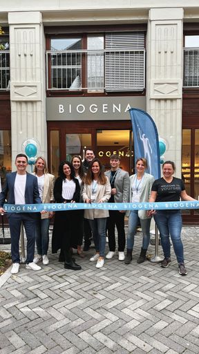 Vorschau Bild von BIOGENA-Storeteam vorm Store in Baden