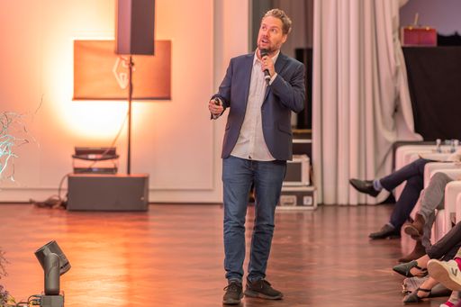 Vorschau Bild von • Jeremy Gutsche, Innovations-Keynote-Sprecher, CEO
und preisgekrönter Auto