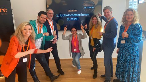  Gruppenfoto beim 1. Jobbotschafter:innen-Summit mit
identifire, den Wiener Netzen, dem BRZ und Takeda
