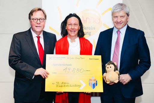  Spendenübergabe an die St. Anna
Kinderkrebsforschung