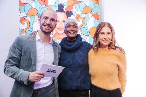  Gregor Peham (Lavazza Country Manager Österreich & Schweiz),
Waris Dirie, Susanne Wege (Lavazza General Manager AT/DE & Regional
Dircetor DACH Polen)