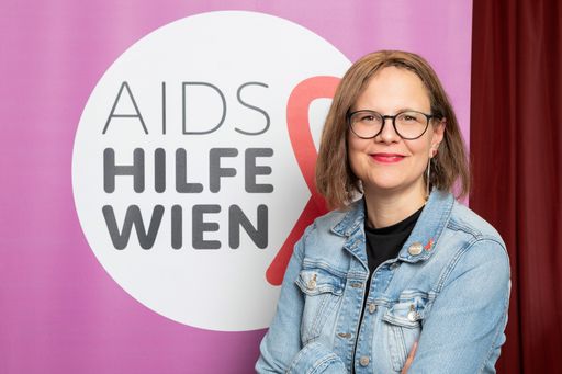 Vorschau Bild von Geschäftsführerin Andrea Brunner äussert sich zum
Welt-AIDS-Tag 2023