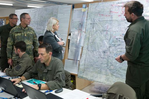 Vorschau Bild von Verteidigungsministerin Klaudia Tanner besuchte die
größte Simulationsübung des Bundesheeres 2023 an der Militärakademie