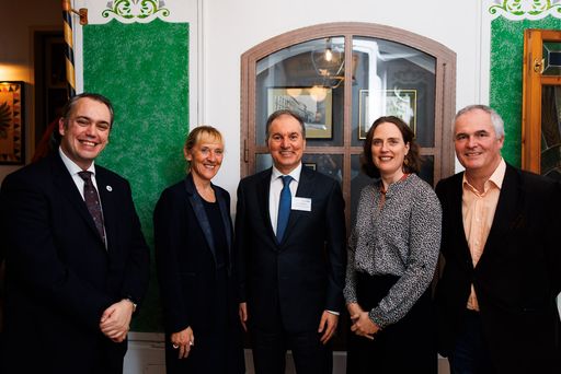 Dieses Jahr war es für Fulbright Austria eine ganz
besondere Ehre Vito Cecere, den deutschen Botschafter in Österreich,
zu den Feierlichkeiten begrüßen zu dürfen.
