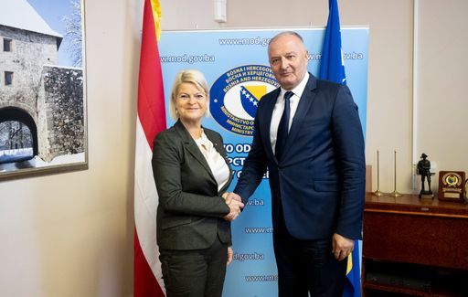 Bilaterale Gespräche mit Zukan HELEZ,
Verteidigungsminister von Bosnien und Herzegowina in Sarajevo am 04.
Dezember 2023