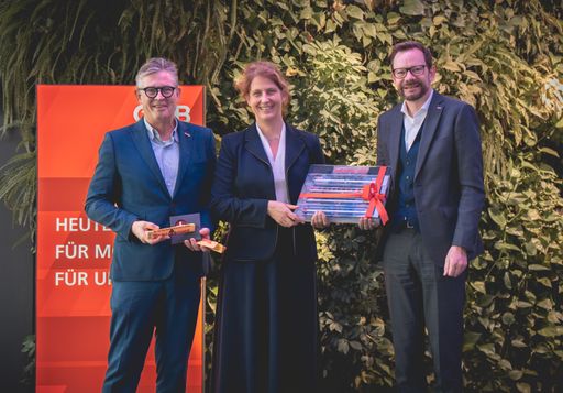 SBB- & Schweiz Tourismus Geschenkübergabe an ÖBB