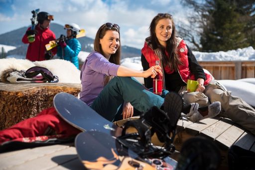 Vorschau Bild von Bei allen Liften in der Oststeiermark laden
gemütliche Hütten, Stüberl und Gasthäuser zur Einkehr ein.