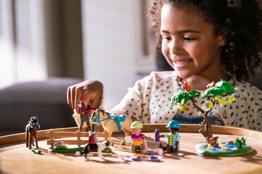 Mit abwechslungsreichen Spielthemen entwickelt sich Playmobil
stetig weiter. / Die Verwendung dieses Bildes für redaktionelle
Zwecke ist unter Beachtung aller mitgeteilten Nutzungsbedingungen
zulässig und dann auch honorarfrei. Veröffentlichung ausschließlich
mit Bildrechte-Hinweis.