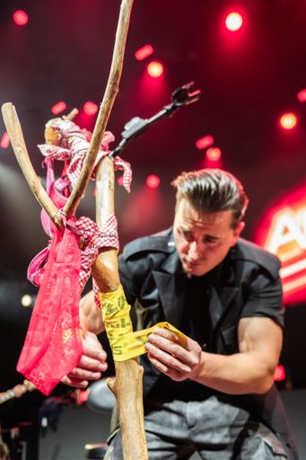 Vorschau Bild von Das WrapTape spielt bei VanHans-Testimonial Andreas
Gabalier inzwischen sogar auf der Bühne eine tragende Rolle.