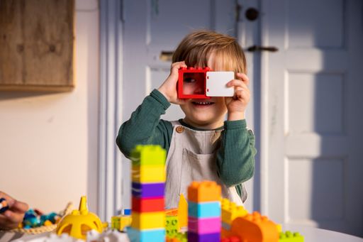 Vorschau Bild von Qualität und Sicherheit - Spielende Kinder / Die Verwendung
dieses Bildes für redaktionelle Zwecke ist unter Beachtung aller
mitgeteilten Nutzungsbedingungen zulässig und dann auch honorarfrei.
Veröffentlichung ausschließlich mit Bildrechte-Hinweis.
