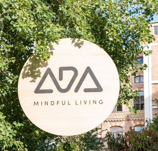 Vorschau Bild von Markenrelaunch: Der neue Markenauftritt rund um
"ADA Mindful Living" wurde 2023 eindrucksvoll präsentiert.