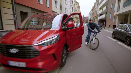 Vorschau Bild von Der neue Ausstiegswarner von Ford, der nun für den Ford Transit
und Tourneo Custom verfügbar ist, soll Türauffahrunfälle mit
Radfahrern und anderen Verkehrsteilnehmern verhindern. / Die
Verwendung dieses Bildes für redaktionelle Zwecke ist unter
Beachtung aller mitgeteilten Nutzungsbedingungen zulässig und dann
auch honorarfrei. Veröffentlichung ausschließlich mit
Bildrechte-Hinweis.
