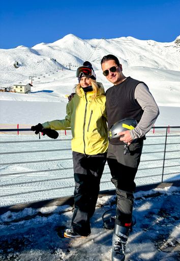 Vorschau Bild von Anna Gasser und Andreas Gabalier beim Dreh