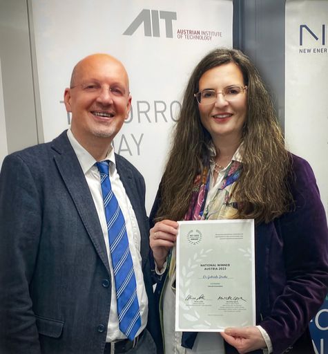 Vorschau Bild von Univ.Prof.Dr. Karl-Heinz Leitner, AIT Austrian
Institute of Technology und Leiter der Jury Mission Innovation auf
der COP 28 Klimakonferenz mit Preisträgerin Gabriela Maria Straka.
