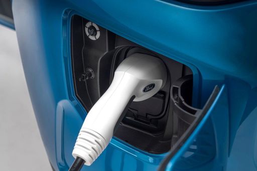 Vorschau Bild von Ab sofort bestellbar: Der Ford E-Transit Custom als rein
elektrisches Topmodell von Europas meistverkaufter
Transporter-Baureihe. / Die Verwendung dieses Bildes für
redaktionelle Zwecke ist unter Beachtung aller mitgeteilten
Nutzungsbedingungen zulässig und dann auch honorarfrei.
Veröffentlichung ausschließlich mit Bildrechte-Hinweis.