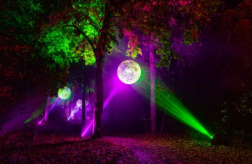 Vorschau Bild von Zauberhafte Lichtkunst im Christmas Garden Schloss Grafenegg nur
noch für kurze Zeit!
