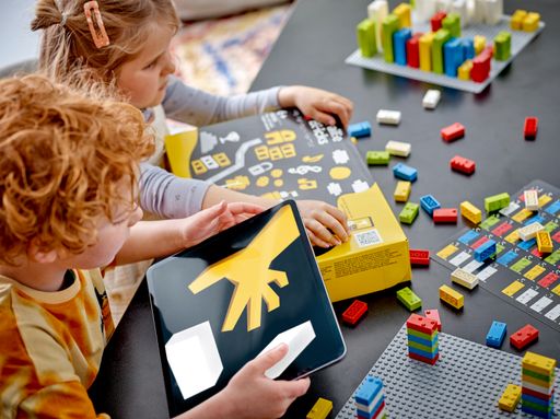Für ein tolles Spielerlebnis und das schnelle Erlernen der
Brailleschrift stehen zum LEGO Braille Bricks Set online
Spielanleitungen zur Verfügung / Die Verwendung dieses Bildes für
redaktionelle Zwecke ist unter Beachtung aller mitgeteilten
Nutzungsbedingungen zulässig und dann auch honorarfrei.
Veröffentlichung ausschließlich mit Bildrechte-Hinweis.