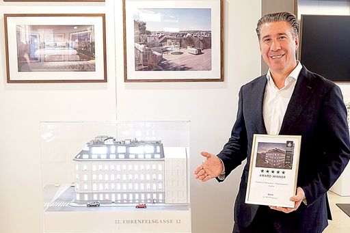 Vorschau Bild von Erneute Auszeichnung für ein Altbau-Projekt der 3SI
Immogroup: „Gloria“ (Ehrenfelsgasse 12, 1120 Wien) wurde mit dem
European Property Award in der Kategorie „Residential Renovation /
Redevelopment Austria“ ausgezeichnet, für „The Legacy“ (Landstraßer
Hauptstraße 144, 1030 Wien) erhielt die 3SI Immogroup den Luxury
Lifestyle Award.