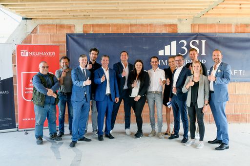 Vorschau Bild von Zu zahlreichen Dachgleichen wurde auch 2023 geladen
– darunter jene im Stilaltbau-Projekt „Two Souls“, Meißnergasse 2,
1220 Wien.