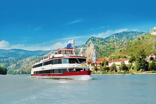  Die MS Dürnstein der DDSG Blue Danube vor Dürnstein