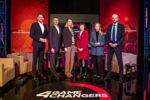  v.l.n.r.: Peter Lehner, Wolfgang Ebner, Romana Ruda, Gertraud
Leimüller, Julia Guizani, Rolf Gleißner