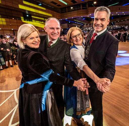 Vorschau Bild von Alles Walzer hieß es am 13. Jänner im Wiener
Austria Center zum 80. NÖ Bauernbundball.