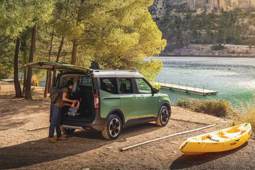 Vorschau Bild von Starkes Design außen und viel Platz innen: Der neue Ford Tourneo
Courier überzeugt im Alltagsgebrauch und im Freizeiteinsatz. / Die
Verwendung dieses Bildes für redaktionelle Zwecke ist unter
Beachtung aller mitgeteilten Nutzungsbedingungen zulässig und dann
auch honorarfrei. Veröffentlichung ausschließlich mit
Bildrechte-Hinweis.