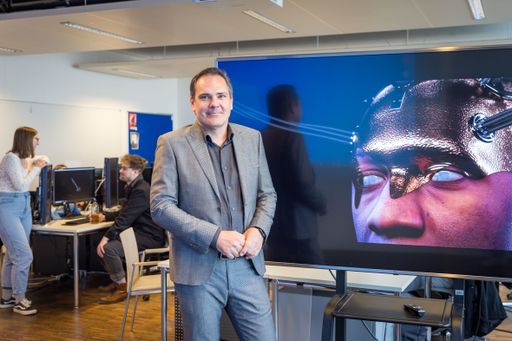 Vorschau Bild von Zum Start des Studiengangs Realtime Art & Visual
Effects* holt Studiengangsleiter Josef Schinwald Epic Games und
SideFX als Partner mit an Bord.