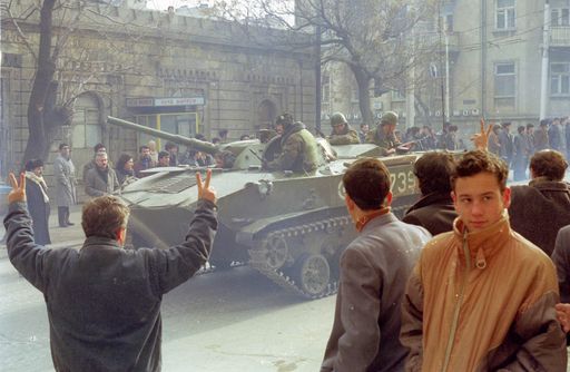 Vorschau Bild von Zivilisten in Baku protestieren gegen die Sowjetregierung