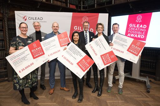 https://www.apa-fotoservice.at/galerie/35240 v.l.n.r.: Dr.in
Evelyn Ellinger, Gilead Sciences Österreich; Univ.-Prof. Dr. Ulrich
Jäger, AKH Wien; Priv.-Doz. Dr. Andreas Seeber, PhD, Medizinische
Universität Innsbruck; Dr.in Sayantanee Dutta, Medizinische
Universität Graz; Prim. Univ.-Prof. Dr. Ewald Wöll, KH St.
Vinzenz/OeGHO; Mag.a Martina Löwe, Österreichische Krebshilfe;
Ass.-Prof. Dr. Andreas Reinisch, PhD, Medizinische Universität Graz