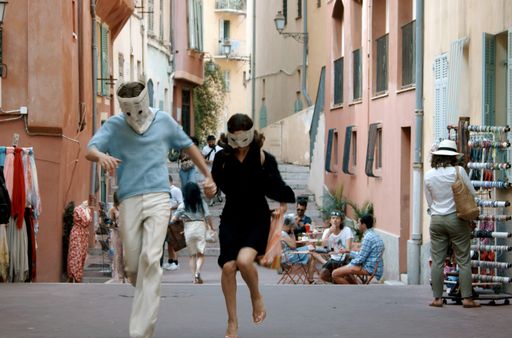 Vorschau Bild von AEIOU - Das schnelle Alphabet der Liebe Neuanfang am Meer: Anna
(Sophie Rois) und Adrian (Milan Herms) in Frankreich Honorarfreie
Verwendung nur im Zusammenhang mit genannter Sendung und bei
folgender Nennung "Bild: Sendeanstalt/Copyright". Andere
Verwendungen nur nach vorheriger Absprache: ARTE-Bildredaktion,
Silke Wölk Tel.: +33 3 90 14 22 25, E-Mail: bildredaktion@arte.tv /
Die Verwendung dieses Bildes für redaktionelle Zwecke ist unter
Beachtung aller mitgeteilten Nutzungsbedingungen zulässig und dann
auch honorarfrei. Veröffentlichung ausschließlich mit
Bildrechte-Hinweis.