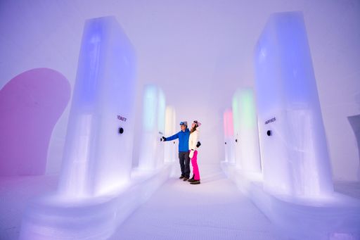 Vorschau Bild von Interaktive Kunstelemente fordern am Kitzsteinhorn
ICE CAMP zu mehr Achtsamkeit auf.