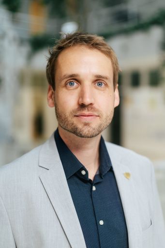 Vorschau Bild von Dr. Peter Müller-Pellet / Die Verwendung dieses Bildes für
redaktionelle Zwecke ist unter Beachtung aller mitgeteilten
Nutzungsbedingungen zulässig und dann auch honorarfrei.
Veröffentlichung ausschließlich mit Bildrechte-Hinweis.