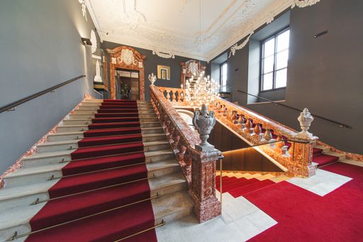 Vorschau Bild von Prunkstiege, die zum Entree der SIGNA Holding im
Palais Harrach führt