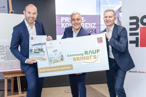  https://www.apa-fotoservice.at/galerie/36025 Baumit
startet in die Bausaison 2024. von links: Roman Stickler
(Marketingleiter Baumit Österreich), Georg Bursik (Geschäftsführer
Baumit Österreich) und Rudolf Ofenschiessl (Vertriebsleiter Baumit
Österreich)