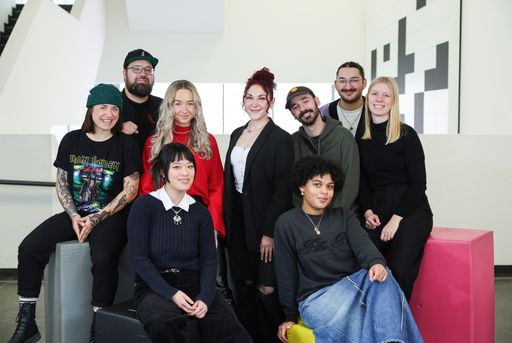 Mitte Januar hat das Team von &quot;Social News Daily&quot; seine
Arbeit aufgenommen. Mit dabei unter anderem (v.l.): Lena Marie
Haring, Benedikt Wenck, Melissa Körner, Kim Ly Lam, Elli Edich, Tim
Kowalewski-Teusch, Daphne Ivana Sagner, Melih Karakus und Rieke
Smit. Standort der Redaktion ist der Hamburger Bürger- und
Ausbildungskanal TIDE auf dem Kunst- und Mediencampus in Hamburg.
(Foto: dpa/Christian Charisius) / Die Verwendung dieses Bildes für
redaktionelle Zwecke ist unter Beachtung aller mitgeteilten
Nutzungsbedingungen zulässig und dann auch honorarfrei.
Veröffentlichung ausschließlich mit Bildrechte-Hinweis.