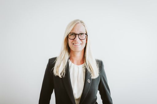 Mit Karin Huber-Heim konnte eine renommierte
Expertin für Kreislaufwirtschaft und Nachhaltigkeit für die neue
Stiftungsprofessur an der FH des BFI Wien gewonnen werden.