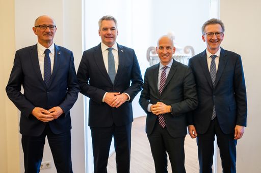 Vorschau Bild von LH Anton Mattle, Bundeskanzler Karl Nehammer, BM
Martin Kocher, Steffen Lang