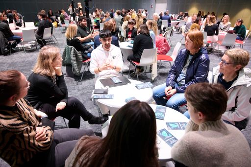 Vorschau Bild von Jugendliche des Saferinternet.at-Youth-Panels boten
praxisnahe Einblicke in persönlich relevante digitale Themen.